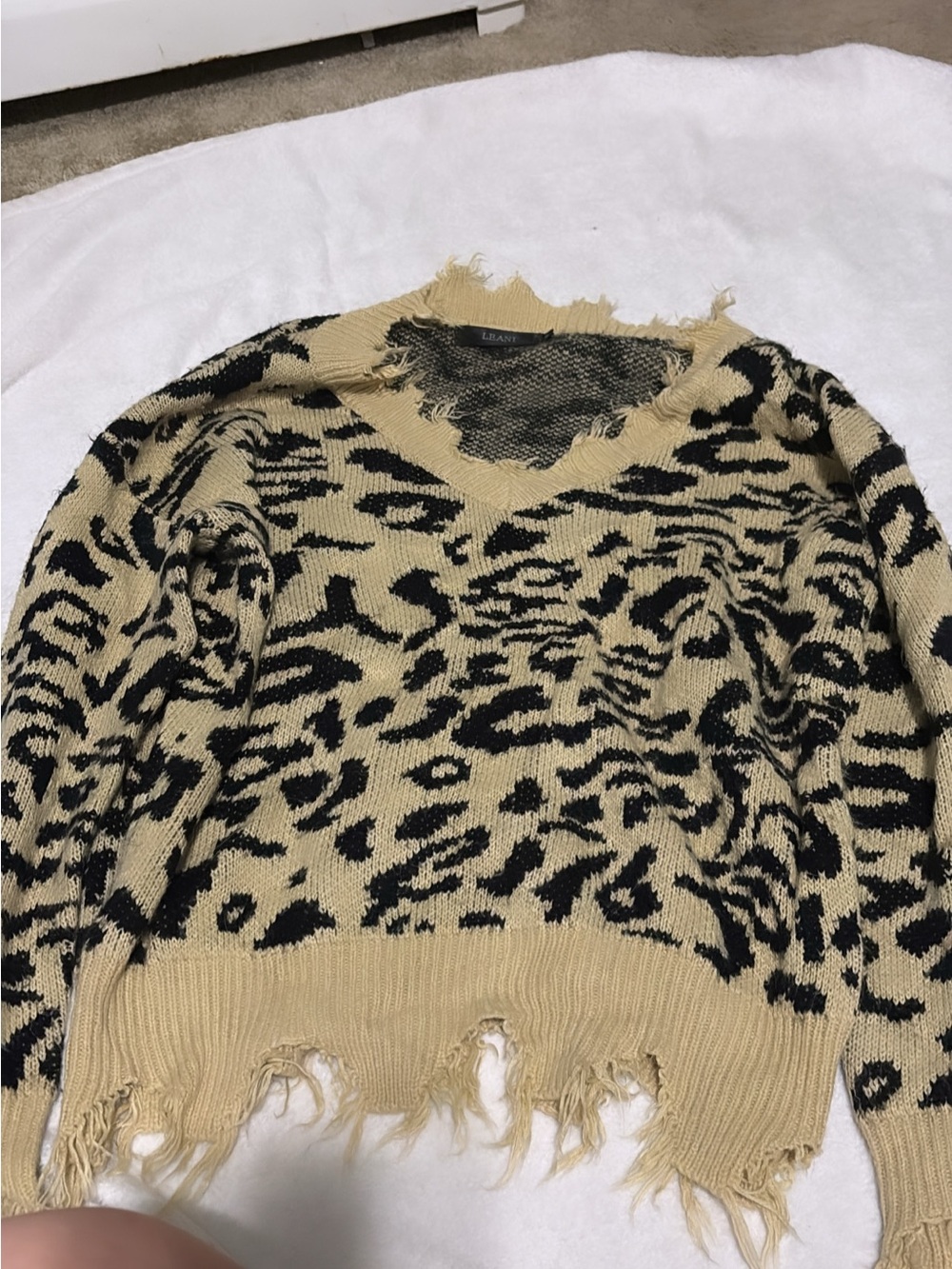 Distressed Leopard-Print V-Neck Sweater - Beige/Black